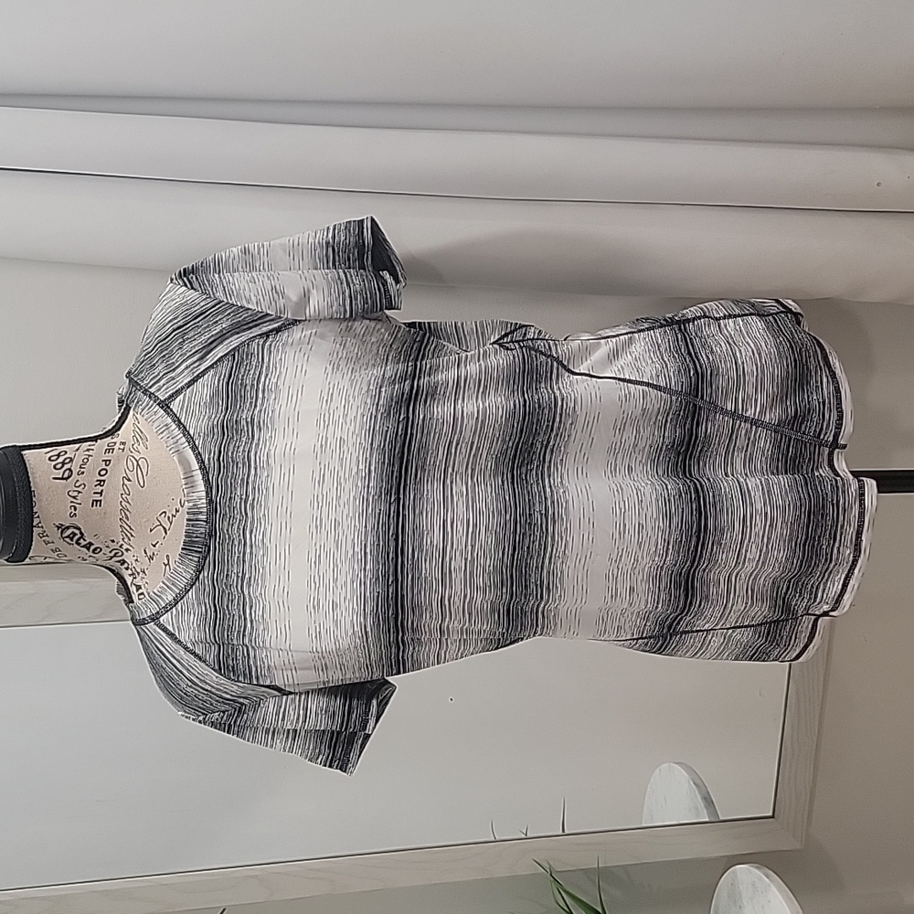Athleta Performance Shirts Sz. Medium B135